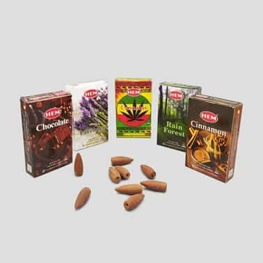 چگونه دود عود آبشاری به پایین حرکت می کند؟