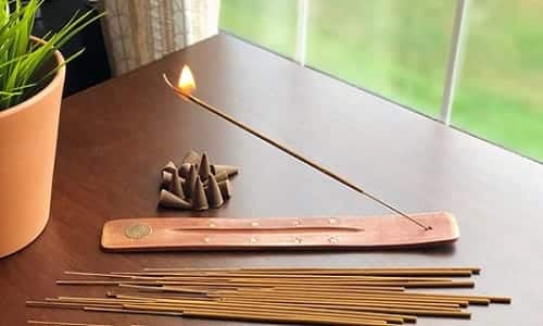 کاربرد و نحوه استفاده از عود در علوم غریبه